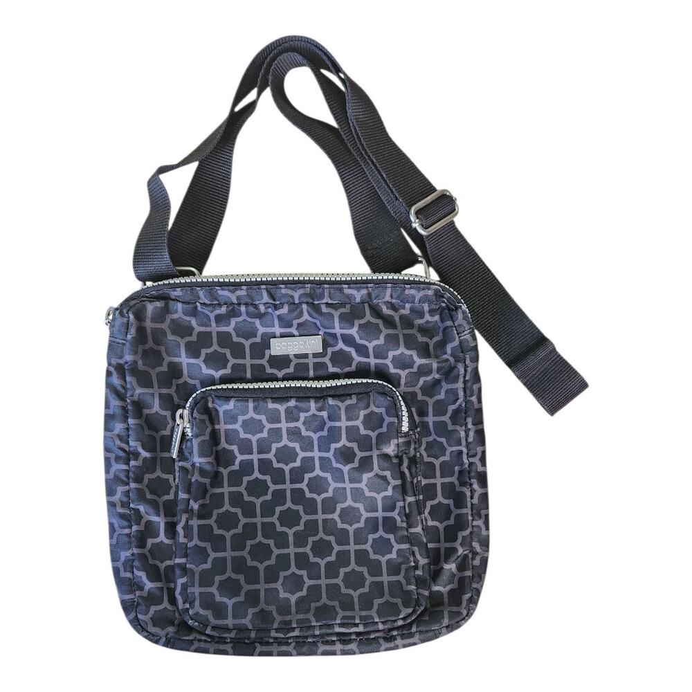 Baggallini Prance Slim Black Gray Geometric Print Travel Crossbody Purse